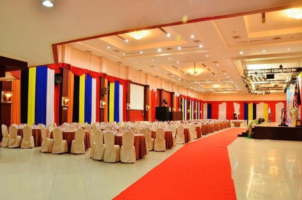 Hotel Tarakan Plaza Eksteriør billede